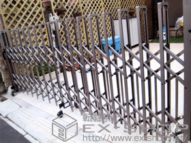 のカーゲート トリップゲート ペットガード型 ノンレール 片開き 施工例