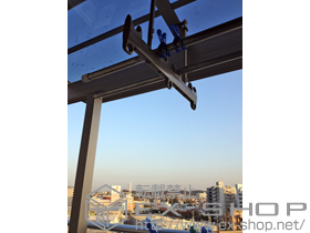 のバルコニー・ベランダ屋根 ライザーテラスII F型 屋根タイプ 単体 積雪〜20cm対応+吊り下げ式物干し 標準 2本入 施工例