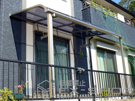 のテラス屋根 ライザーテラスII R型 テラスタイプ 単体 積雪〜20cm対応+吊り下げ式物干し 標準 2本入 施工例