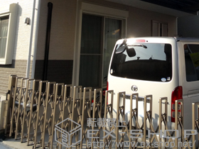 のカーゲート トリップゲート PC型 ノンレール 片開き 施工例