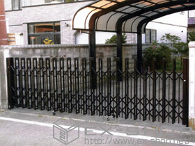 のカーゲート アルシャインII PG型R(ペットガード) Aタイプ ノンレール 片開き 施工例