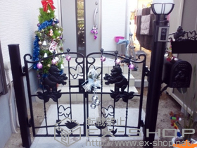 の門扉 ディズニー門扉 プーさんA型 両開き 片側アルミ角門柱仕様 施工例