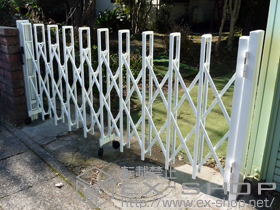 のカーゲート トリップゲート PB型 ノンレール 片開き 施工例