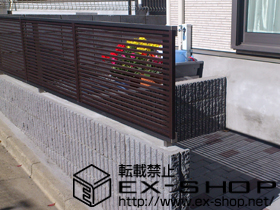 のフェンス・柵 ライフモダンII B1型フェンス 複合色　フリーポールタイプ 施工例