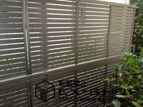 のフェンス・柵 エクスラインフェンス5型 多段柱施工 施工例