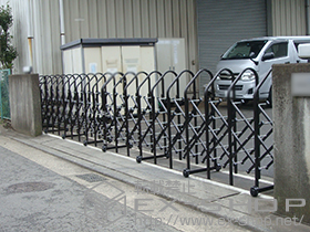 のカーゲート POLYジャンボD3型 ノンレール 片開き970S 施工例