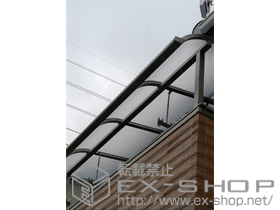 のバルコニー・ベランダ屋根 ライザーテラスII R型 屋根タイプ 単体+吊り下げ物干し　ワイド　2本入 施工例