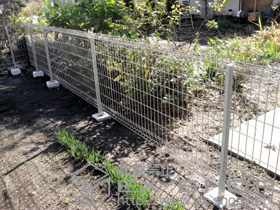 のフェンス・柵 メッシュフェンス G10-R 自由柱方式 施工例