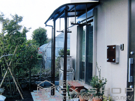 のテラス屋根 プレシオステラス R型 テラスタイプ 単体 積雪〜20ｃｍ対応+吊り下げ式物干し ロング 2本入 施工例