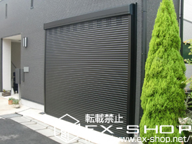 のガレージシャッター ガレージシャッタークワトロ 電動式 外部付タイプ 施工例