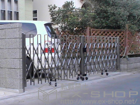 のカーゲート トリップゲート PA型 ノンレール 両開き 施工例