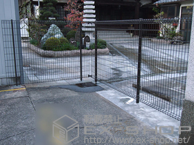 のフェンス・柵 ハイグリッドフェンスN8型 高尺タイプ フリーポールタイプ 施工例