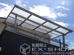 のバルコニー・ベランダ屋根 ヴェクターテラス F型 屋根タイプ 単体 積雪〜20cm対応+吊り下げ式物干し　標準　2本入 施工例