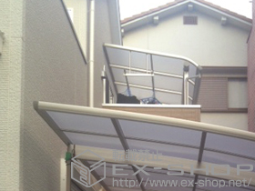 のバルコニー・ベランダ屋根 プレシオステラス R型 屋根タイプ 単体 積雪〜20cm対応＋吊り下げ物干し 標準 2本入 施工例