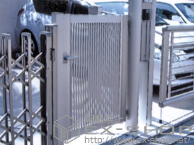 の門扉 エクスライン門扉2型 片開き 機能門柱使用 施工例