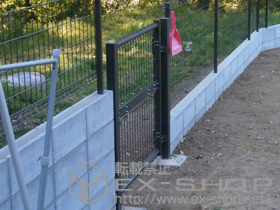 の門扉 ハイグリッド門扉N8型 片開き 柱使用 施工例