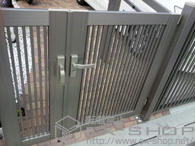 の門扉 プリレオR 2型 親子仕様 柱タイプ 施工例