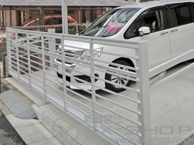 のカーゲート ワイドオーバードアS1型 手動式 施工例