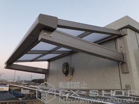 のバルコニー・ベランダ屋根 ライザーテラスII F型 ルーフタイプ 単体 積雪〜20cm対応 施工例