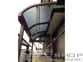 のテラス屋根 ライザーテラスII R型 テラスタイプ 単体 積雪〜20cm対応＋吊り下げ物干し 標準 2本入 施工例