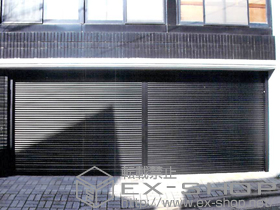 のガレージシャッター ガレージシャッタークワトロ 電動式 内部付タイプ 施工例