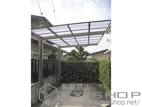 のカーポート アーキフィット 積雪〜20cm対応＋着脱式サポート柱 ロング柱用 2本入り＋屋根材ホルダー 2列分 施工例