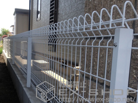 のフェンス・柵 メッシュフェンスG10-R　フリー支柱タイプ 施工例