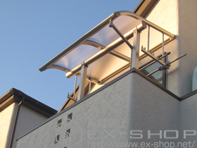 のバルコニー・ベランダ屋根 プレシオステラス R型 屋根タイプ 単体 積雪〜20cm対応＋吊り下げ式物干し 標準 2本入 施工例
