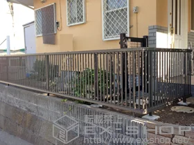 LIXIL ���N�V��(TOEX)�̃t�F���X�E��E�� �v�����IR2�^�t�F���X �t���[�|�[���^�C�v �{�H��