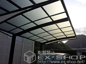 のカーポート レイナポートグラン　積雪〜20cm対応＋枯葉よけネット＋着脱式サポート柱＋屋根ふき補強部品＋柱カバー（小） 施工例