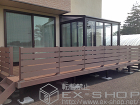 のウッドデッキ リウッドデッキ 200＋リウッドステップ5型 Sタイプ 2段＋リウッドデッキフェンス3型<横スリット> 施工例