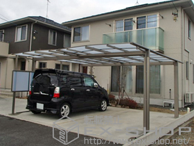 のカーポート エックスルーフ ワイド 積雪〜20cm対応+エックスルーフ用 サイドパネル 施工例