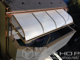 のバルコニー・ベランダ屋根 ライザーテラスII R型 ルーフタイプ 単体 積雪〜20cm対応＋ライザーテラスII ルーフ用竿掛け 施工例