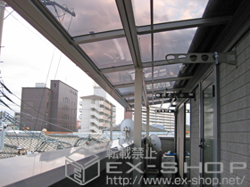 のバルコニー・ベランダ屋根 ライザーテラスII F型 屋根タイプ 連棟 積雪〜20cm対応+壁付け物干し 標準 2本入+【発注用】汎用形材 分割材 施工例