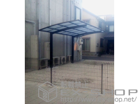 のフェンス・柵 メッシュフェンスG10-R　フリー支柱タイプ 施工例