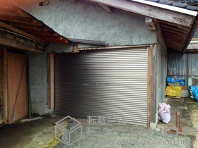 のガレージシャッター ガレージシャッタークワトロ 手動式 内部付タイプ＋フック棒 施工例