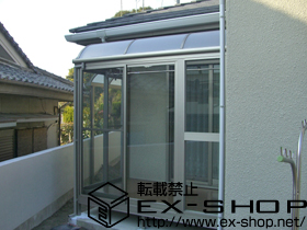 のテラス囲い・サンルーム ほせるんですII R型 床納まり ランマ無し 積雪〜20cm対応＋網戸　吊り下げ物干し（標準/2本入） 施工例