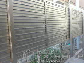 のフェンス・柵 セレビューフェンスR5型＜横ルーバー＞ 2段柱 自在柱式 施工例