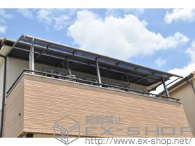 のバルコニー・ベランダ屋根 ライザーテラスII R型 屋根タイプ 連棟 積雪〜20cm対応＋ライザーテラスII 屋根材ホルダー＋吊り下げ物干し 標準 2本入 施工例