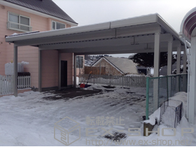 のカーポート ジーポートneo 積雪100cmAタイプ 3台用 角柱8本 積雪〜100cm対応 施工例