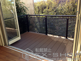 のウッドデッキ リウッドデッキ 200＋シンプルモダンデッキフェンス7型 半目隠し横格子 施工例