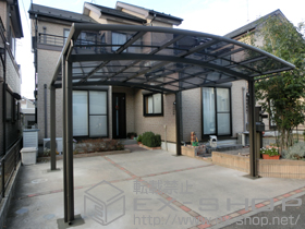 のカーポート カーブポートシグマIII ワイド 積雪〜20cm対応＋収納式物干し 標準 2本入り＋屋根材ホルダー 施工例