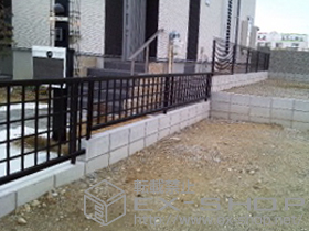 のフェンス・柵 エクスラインフェンス20型　自由柱タイプ 施工例