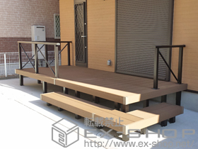 のウッドデッキ リウッドデッキ 200+シンプルモダンデッキフェンス3型＜斜格子タイプ＞ 施工例