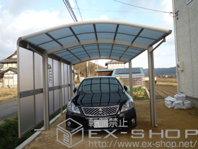 のカーポート レイナワンポートグラン　積雪〜20cm対応+レイナワンポートグラン サイドパネル(2段)+水平式物干し テラス柱用 2本入り 施工例