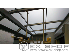 のバルコニー・ベランダ屋根 ライザーテラスII R型 屋根タイプ 単体 積雪〜20cm対応＋吊り下げ式物干し 標準 2本入 施工例