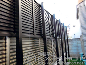 のフェンス・柵 プリレオR9型 フリーポールタイプ＜多段柱仕様＞ 施工例