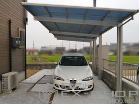 のカーポート エフルージュグラン 縦連棟　積雪〜20cm対応＋水平式物干し カーポート柱用 2本入り 標準×1 施工例