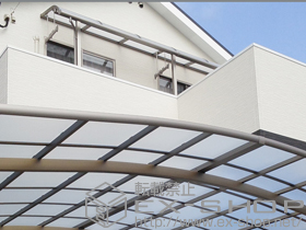 のバルコニー・ベランダ屋根 ライザーテラスII R型 屋根タイプ 連棟 積雪〜20cm対応＋吊り下げ物干し 施工例