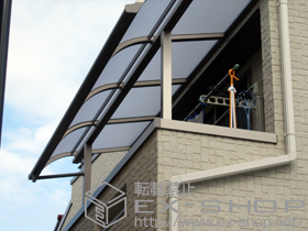 のバルコニー・ベランダ屋根 ライザーテラスII R型 屋根タイプ 単体 積雪〜20cm対応 施工例